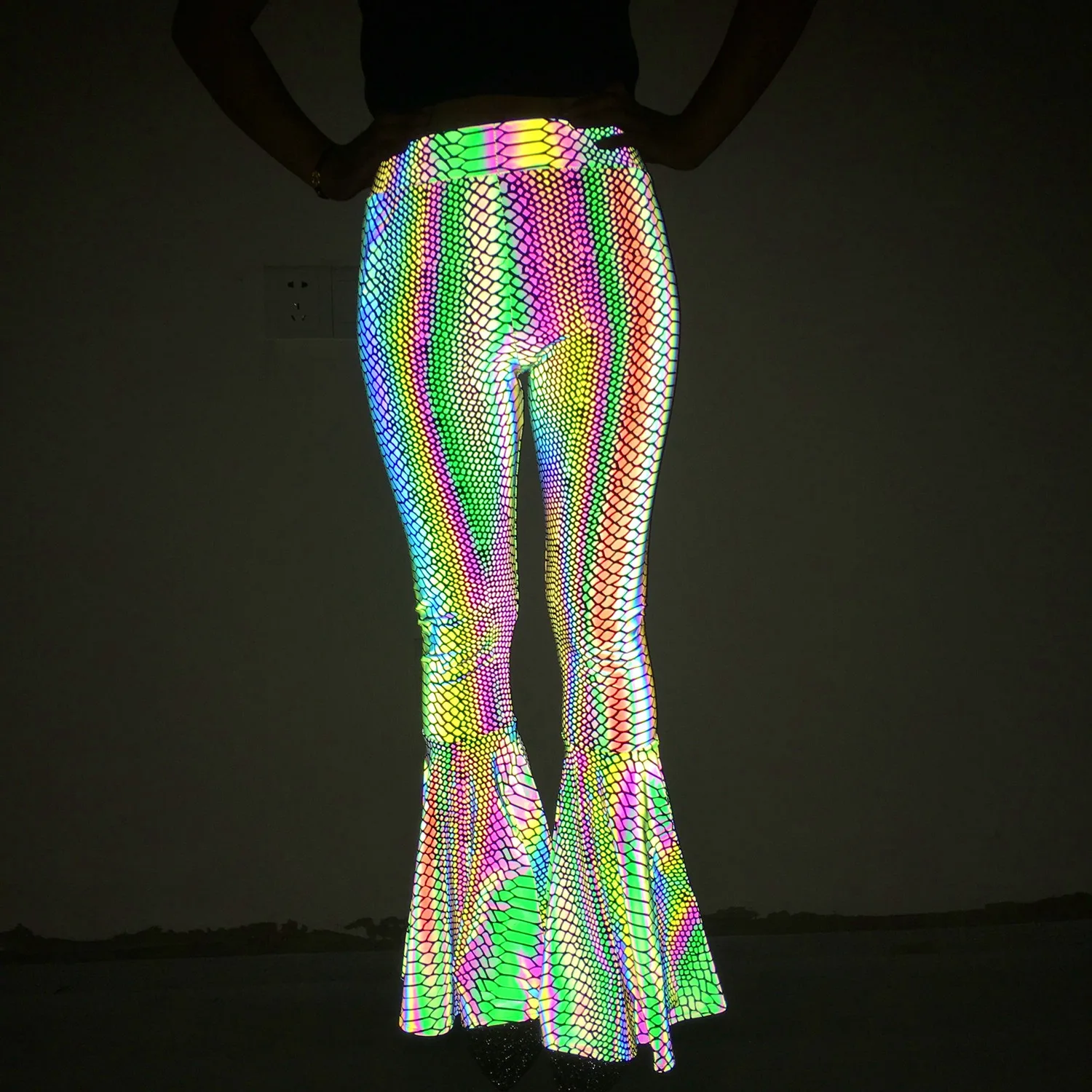 Светоотражающие брюки-клеш цвета радуги, Леггинсы, Женский узор из змеиной кожи, сцена ночного клуба, Светоотражающие узкие брюки, уличная одежда 1