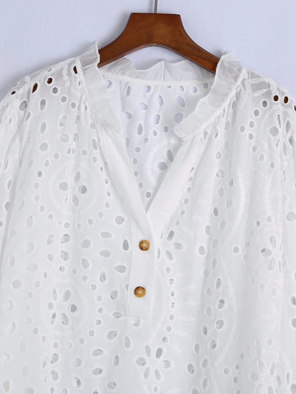 Белая блузка Кружевная рубашка Женская 2024 Летняя Новая одежда с открытой вышивкой Blusa, пуловер для современной девушки, верхняя одежда 4